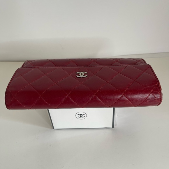 CHANEL Quilted Matelasse Lambskin Wallet - Picture 4 of 11